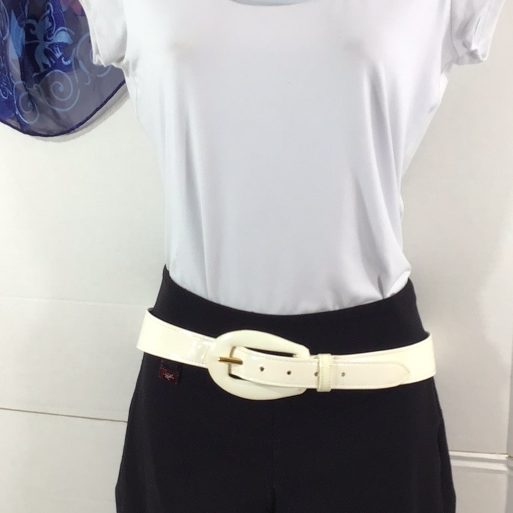 Oscar de la Renta white patent leather tapered belt S